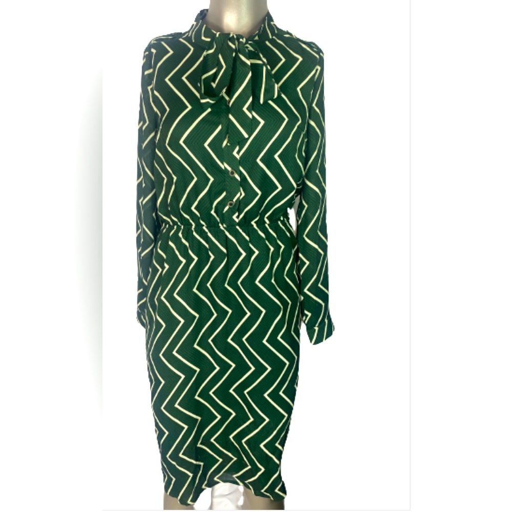 Liza Luxe Size M Midi long sleeve Zigzag pattern Dark Green Necktie dress